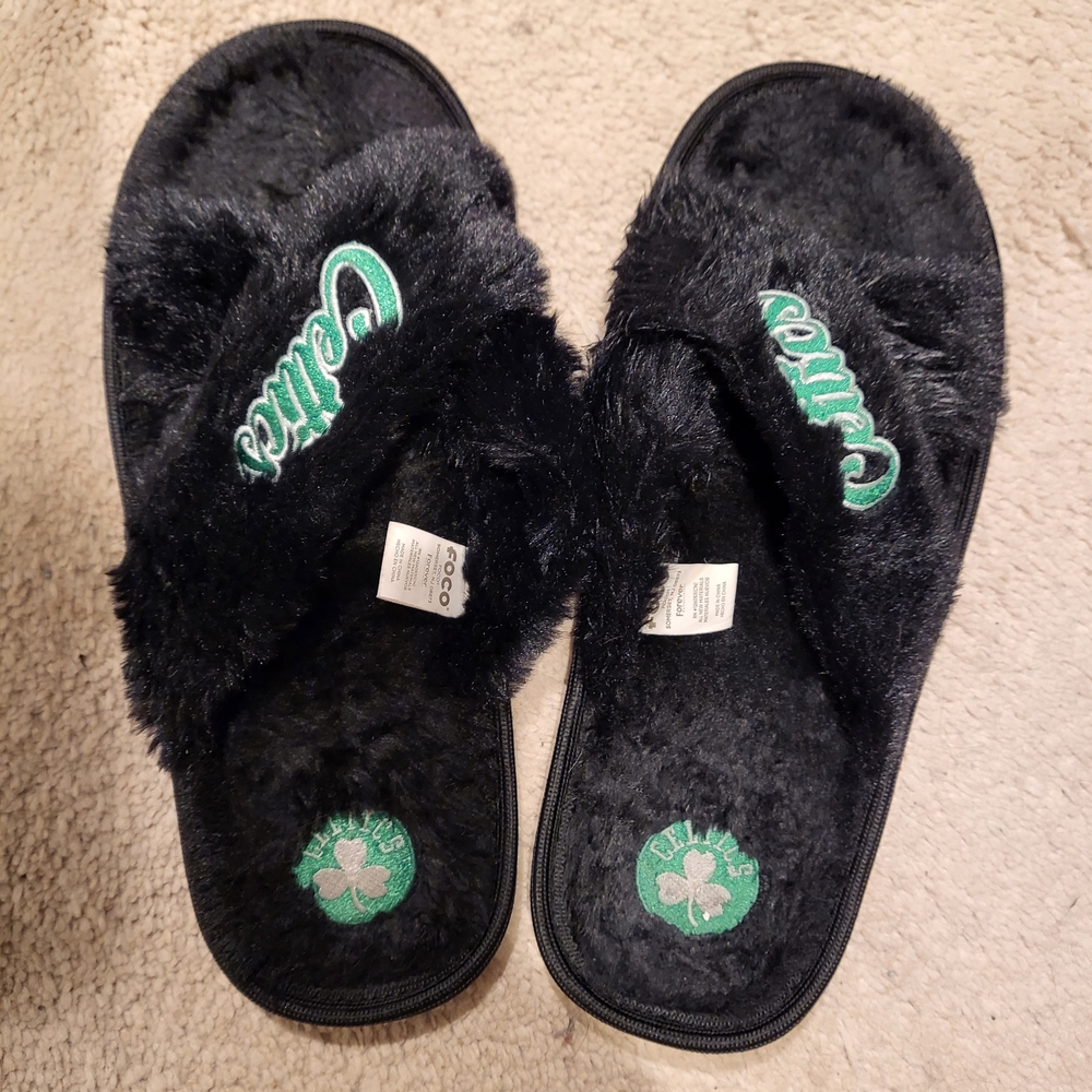 Black Fuzzy Slippers for Women